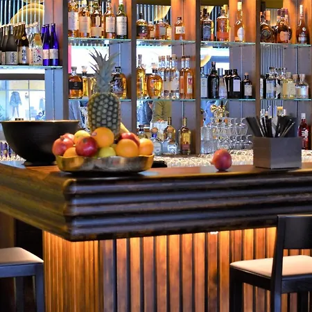 Lo! Im Kreuz Jona Hotel *