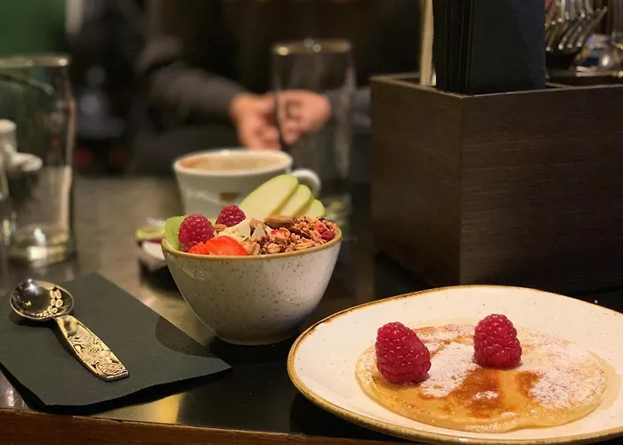 Lo! Im Kreuz Jona Hotel *